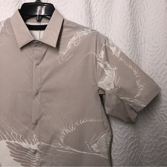 Lululemon Mark Healey Moon Drift Short Sleeve (SS) Shirt in Mohn Beige Tan White - Picture 7 of 16